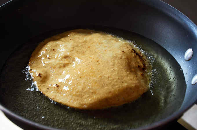 Freír Tortilla de Maíz en Aceite